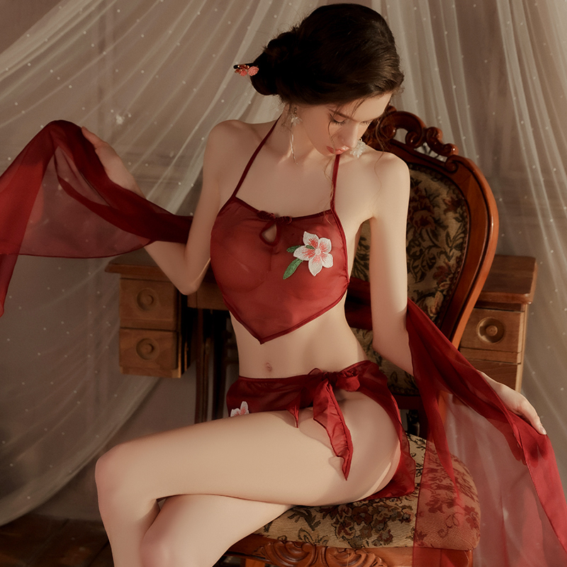 草莓熟了性感睡衣女士2025新款透视辣妹刺绣肚兜绑带内衣家居制服