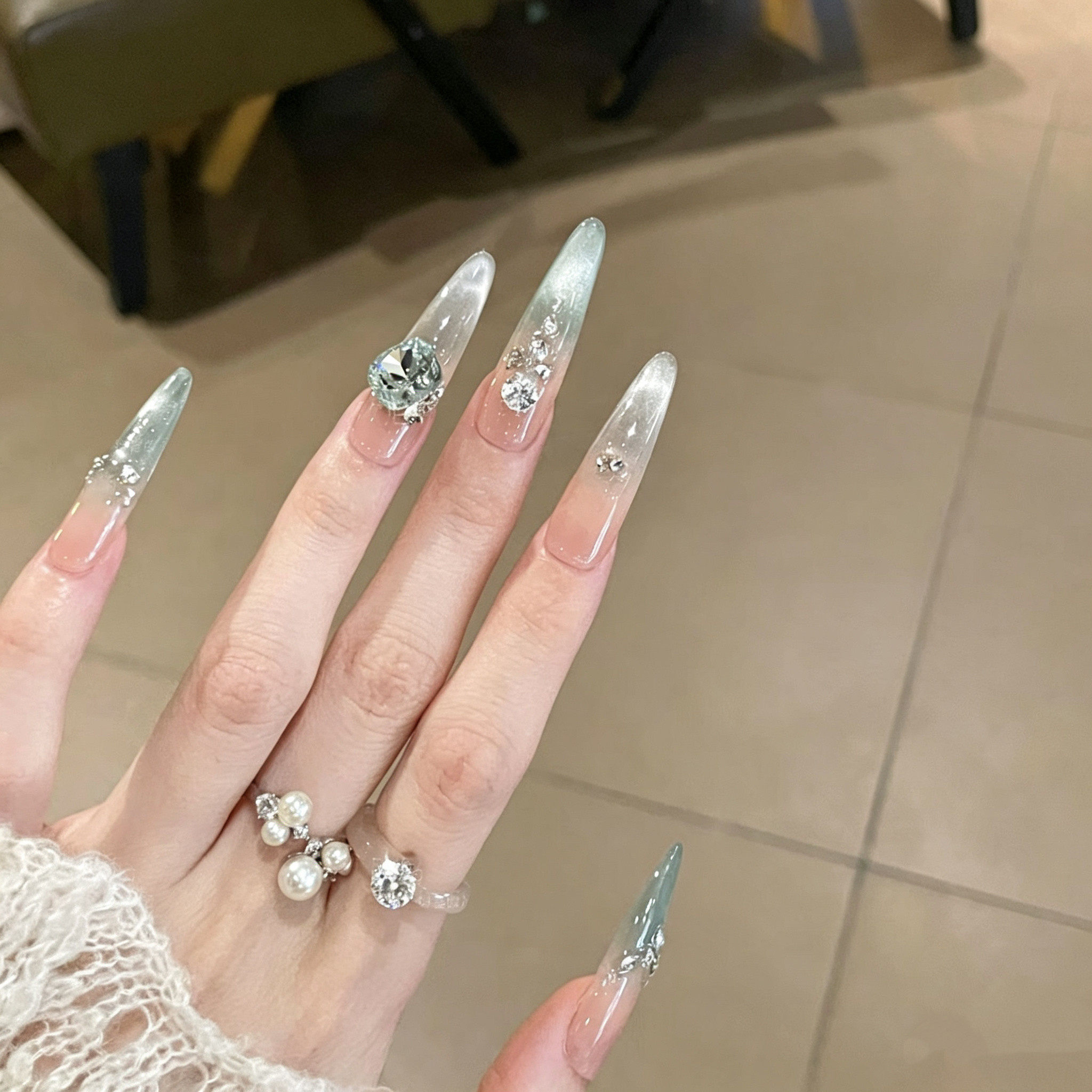 【青提冻奶】轻奢水钻尖头纯手工穿戴甲显白温柔美家贴片可拆卸