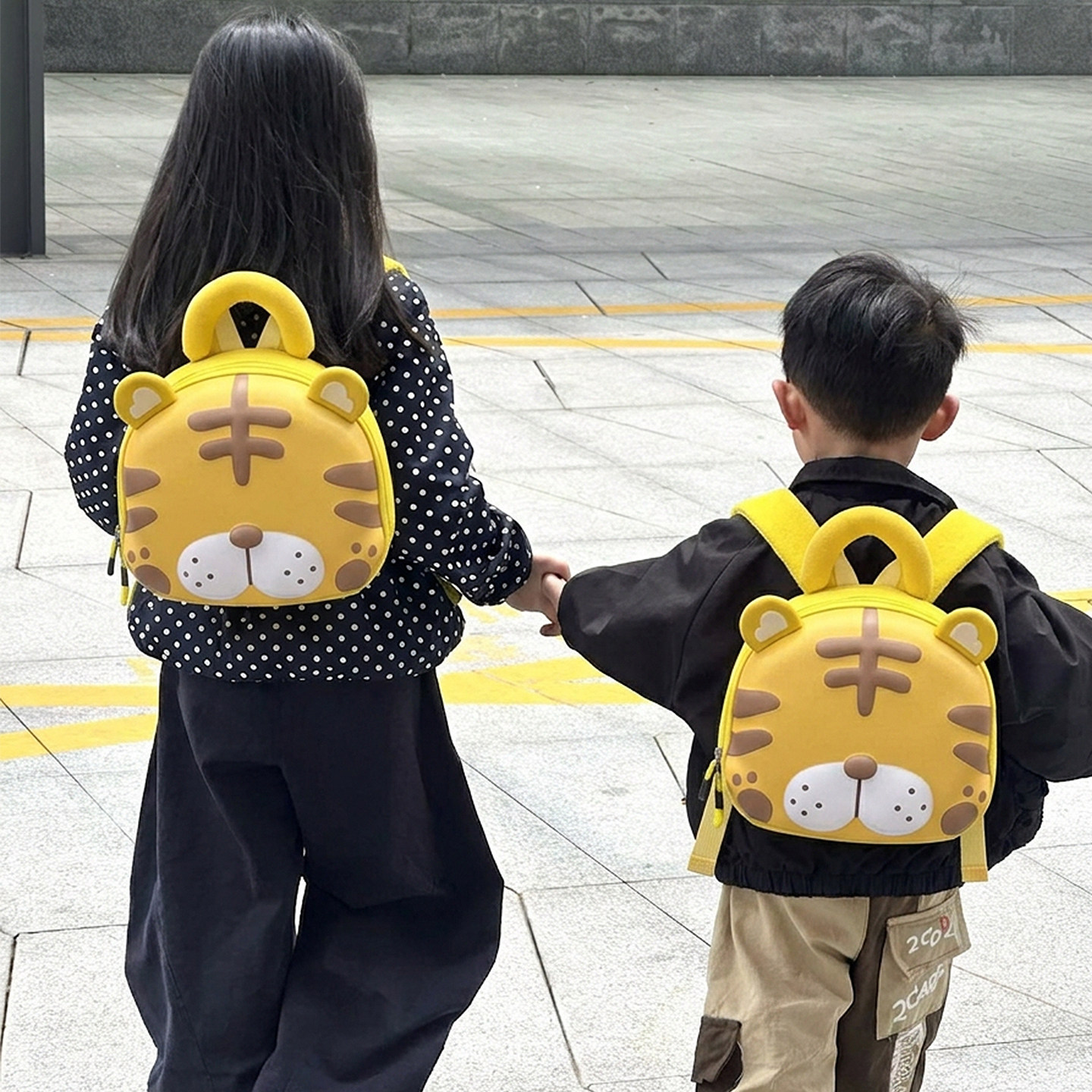 卡通儿童双肩背包幼园书宝