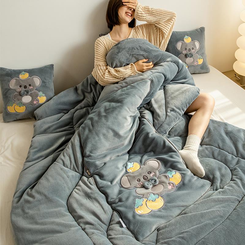 冬天加厚牛奶绒抱枕被子两用二合一午睡汽车办公室靠垫枕头折叠毯