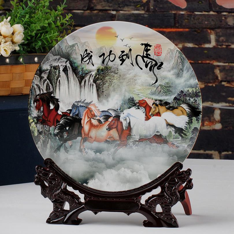 马到成功欧式摆件陶瓷器轻奢办公室桌装饰盘博古架客厅送礼工艺品