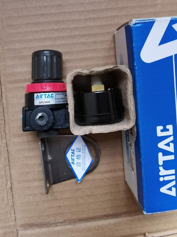 议价AirTAC/亚德客调压阀气源器AR2000/AR200