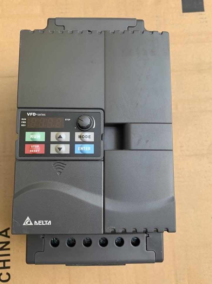 议价台达变频器VFD110E43A2非常装电