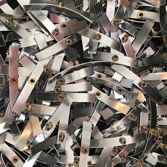 86型暗盒修复器开关插座通用万能修补器钢片式固定底盒补救支伸缩