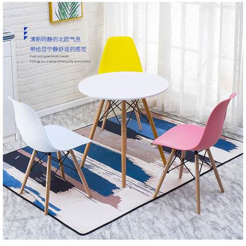 家用桌子伊姆斯实木圆桌阳台客厅小户型餐桌北欧简约桌椅组合