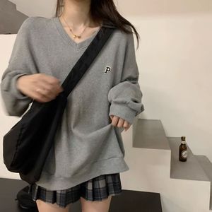 大码华夫格V领卫衣女春秋季300斤胖mm宽松遮肉设计感薄款长袖上衣