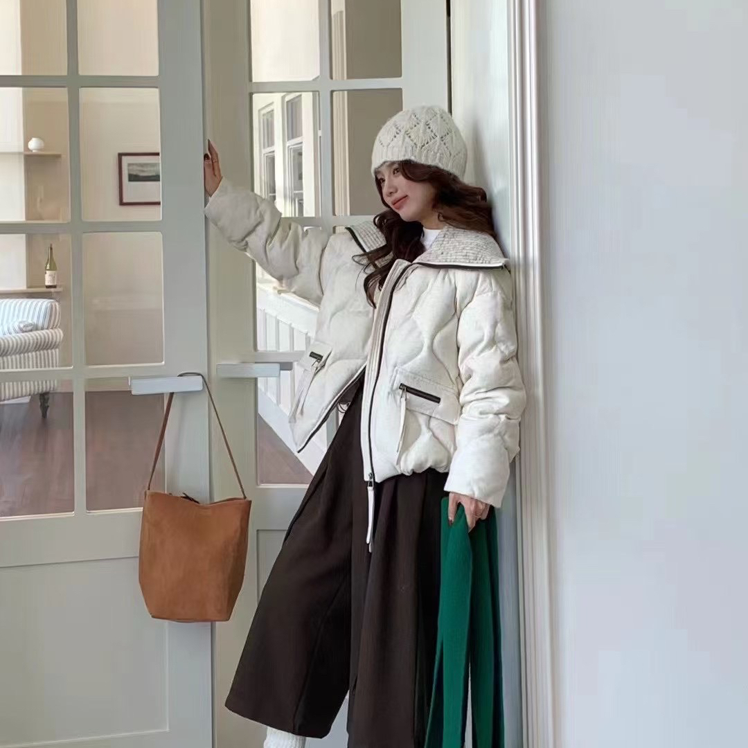 一念冬上新翻领蓬松显瘦高品质缎面保暖羽绒服外套YS2-8806