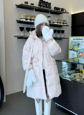 一念设计2025奶呼呼减龄长款保暖羽绒服外套(配领带)99808