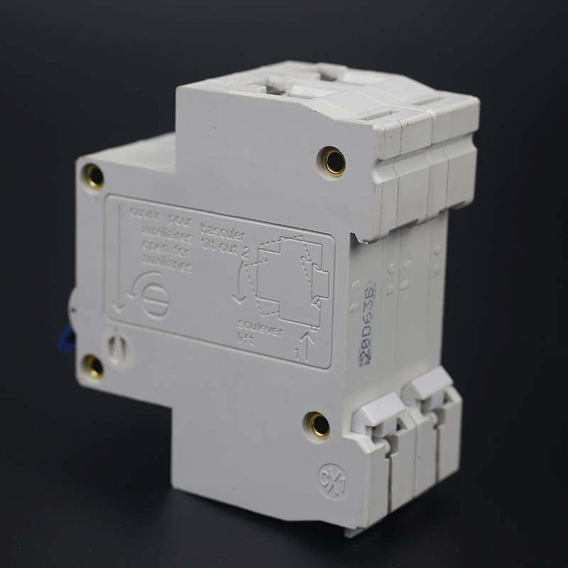 电动三轮车2p断电空气开关双电路切换两组电池转换保护两进一出