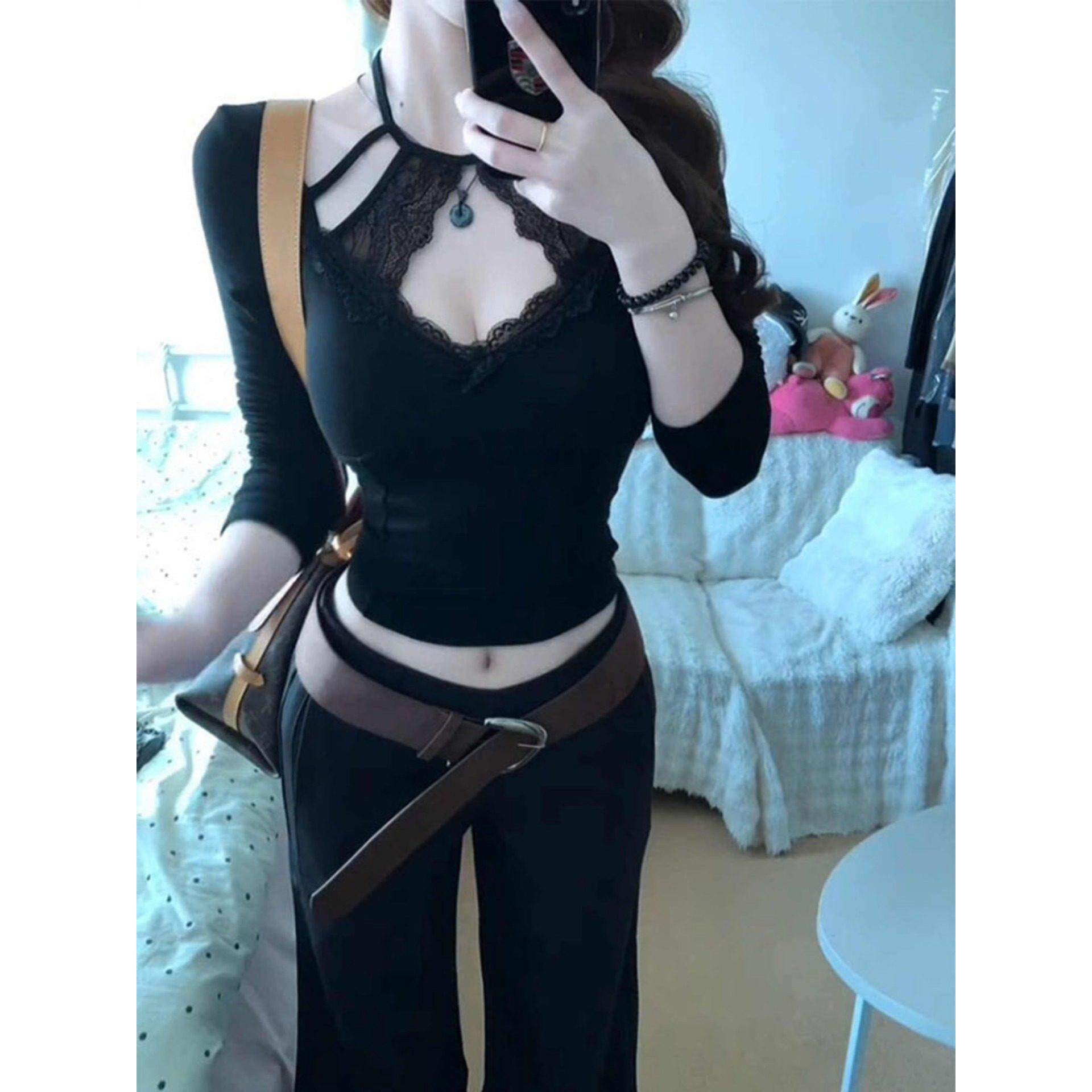 辣妹性感黑色蕾丝拼接长袖T恤女秋季设计感小众修身内搭短款上衣