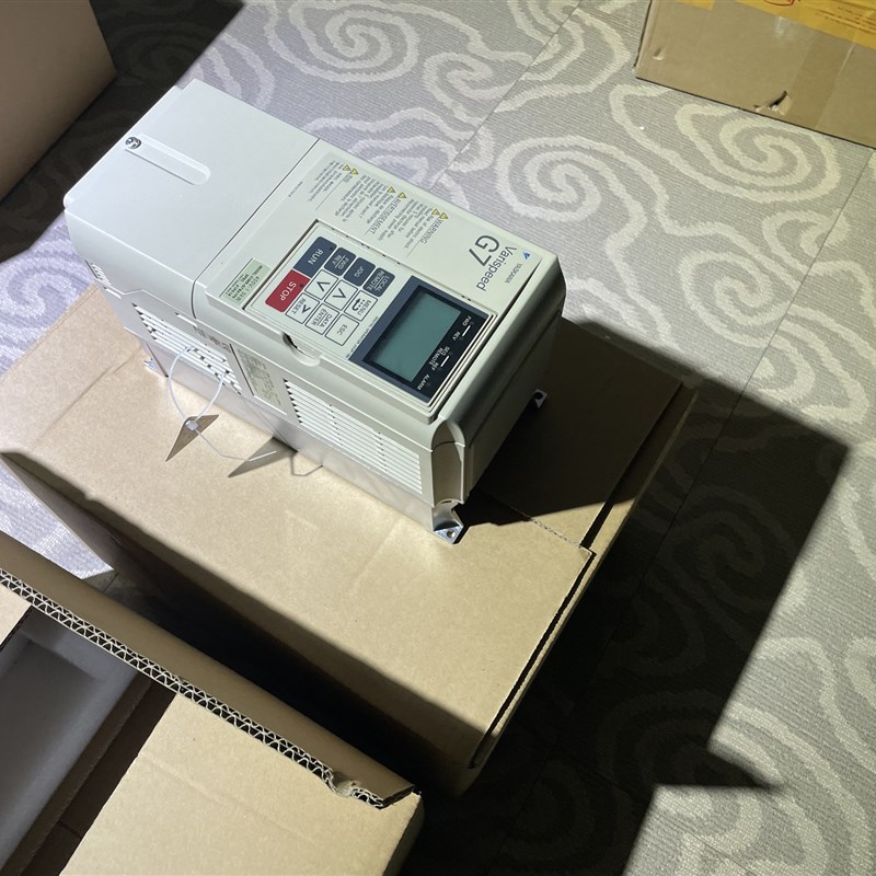 安川变频器G7系列G7B4011/G7B4015/CIMR-L7B47P5/G7B47P5/G7A47P5