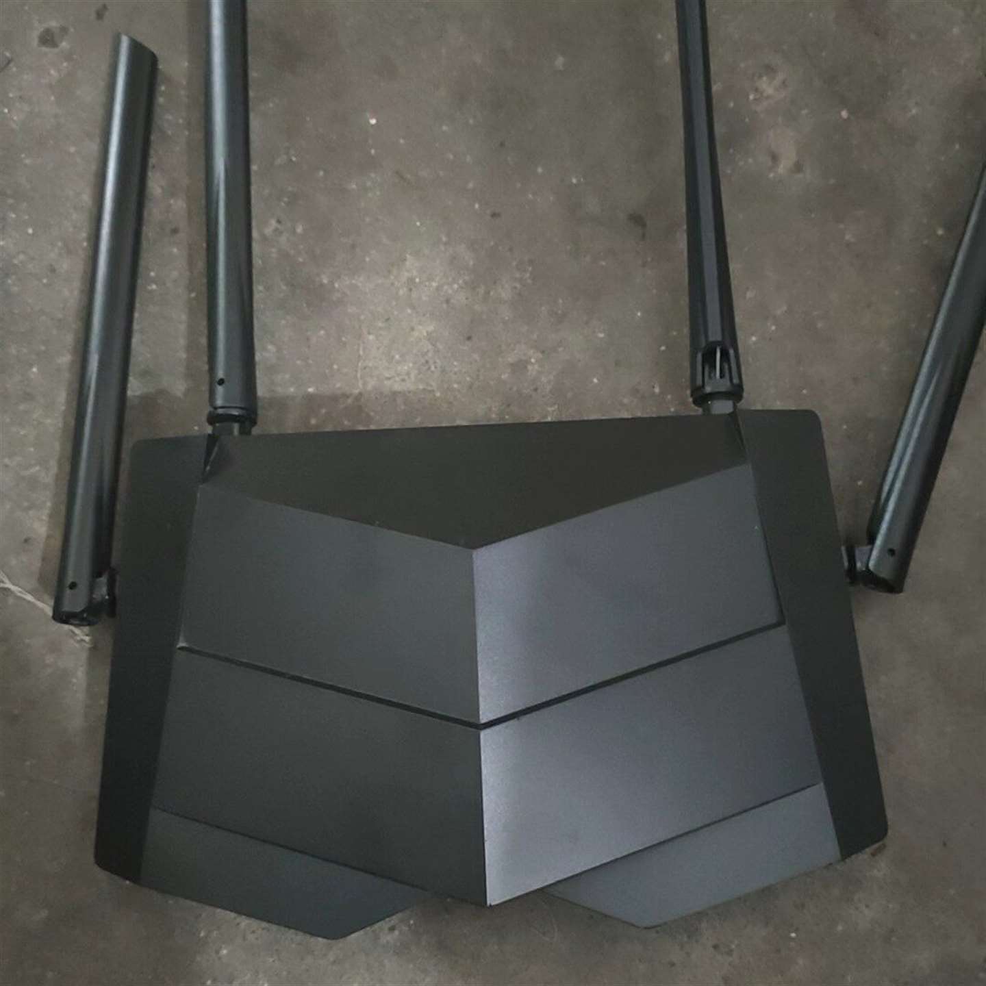 可维修腾达路SG124D由器AC10v4、a3，ac1200千议价图片