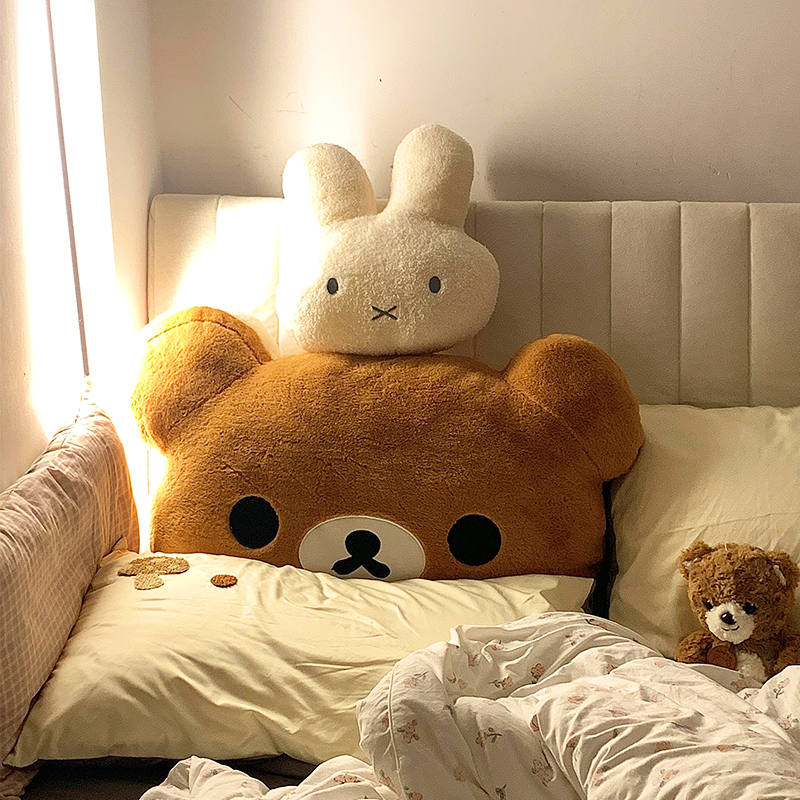 轻松熊抱枕卧室床头靠枕大学生宿舍床上追剧可爱毛绒睡觉搭子靠垫