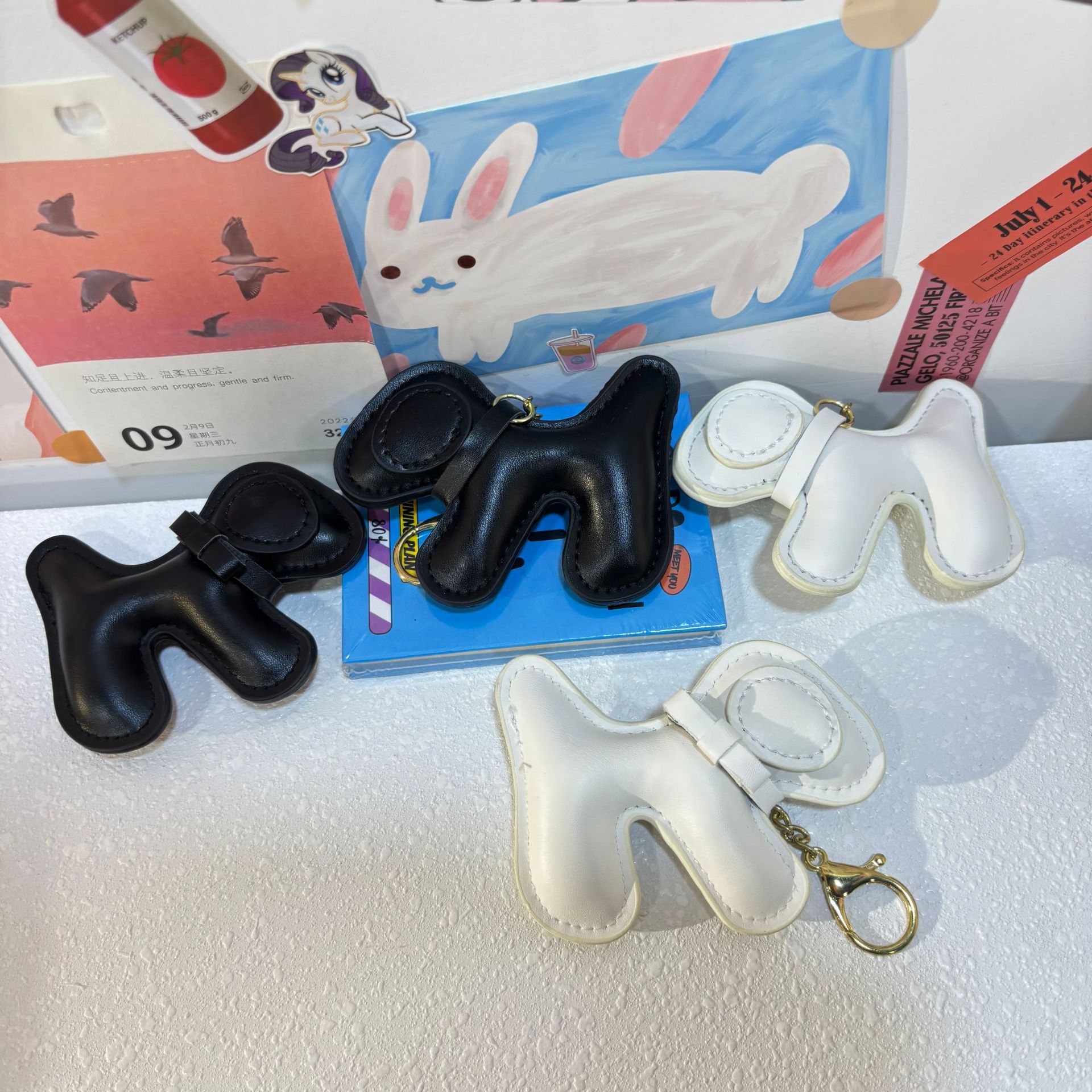 卡通小狗包包挂件皮革狗狗汽车钥匙扣挂饰手机壳饰品配件车载配饰