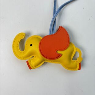 卡通皮革黄色飞象拖鞋挂饰pu包包皮挂件车载吊坠包包钥匙扣饰品