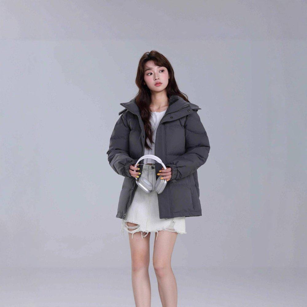 亮世秋羽绒服女短款连帽2025冬新