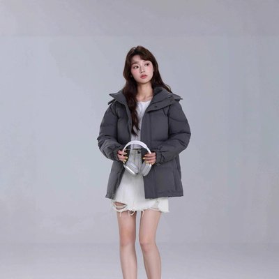 亮世秋羽绒服女短款连帽2025冬新