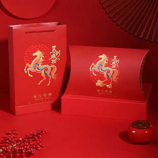 马到成功礼盒包装红色烫金礼品盒新年祝福盒祝寿寓意红围巾礼盒