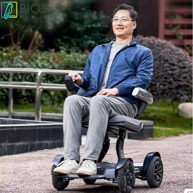 高端智能电动车电动轮椅遥控全自动老人代步车工厂