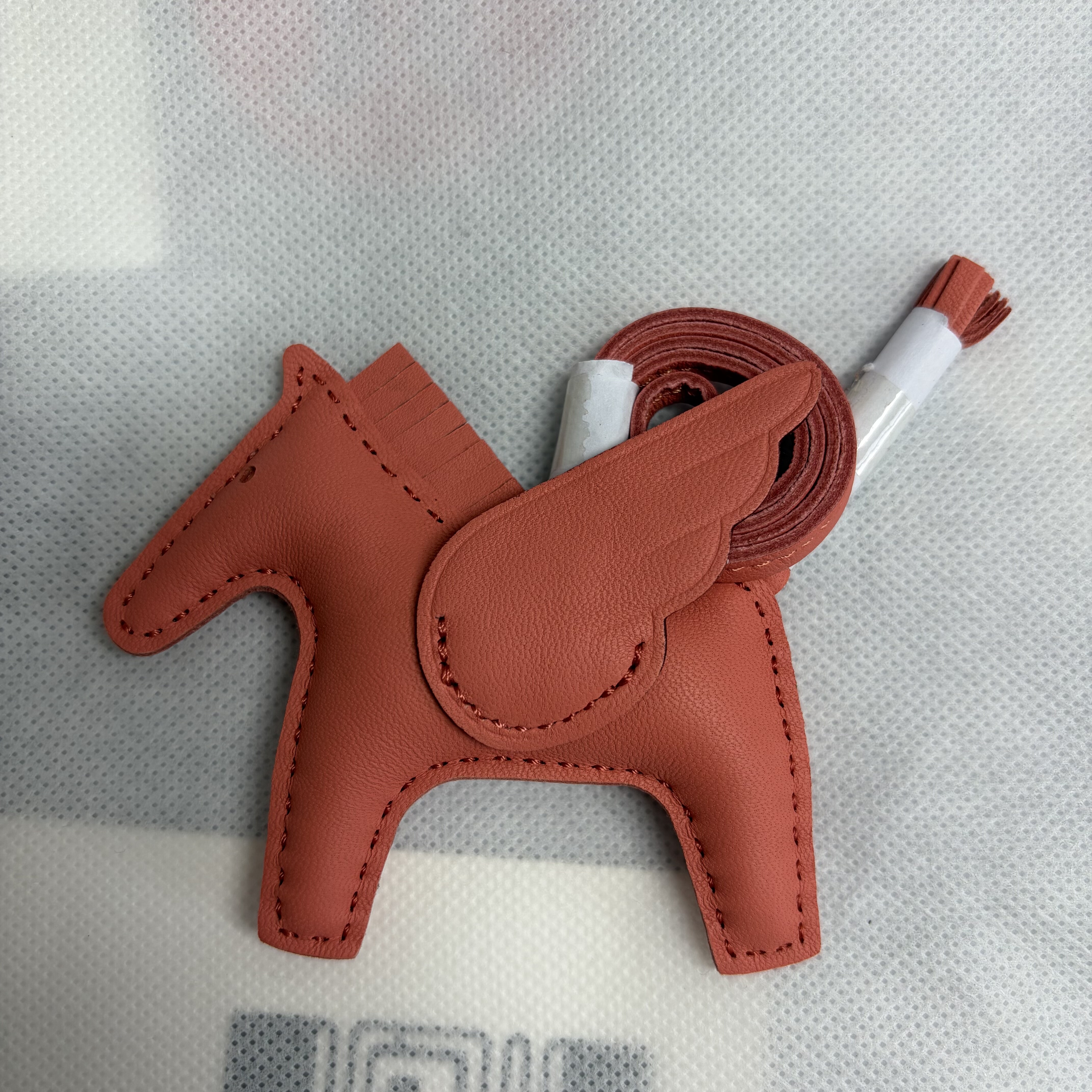 新款真皮手工缝制小马挂件钥匙扣包包挂饰,服饰配件/皮带/帽子/围巾,包挂件,淘宝优惠券,粉丝福利购,淘宝优惠卷