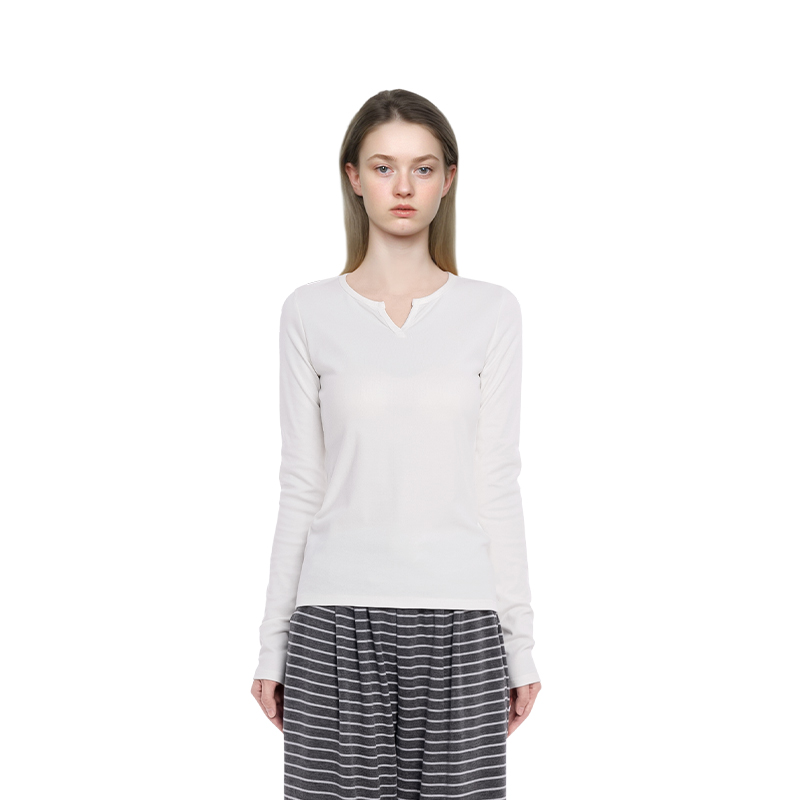 BM长袖女2025新款早春纯色V领修身显瘦内搭打底衫独特绝美小上衣