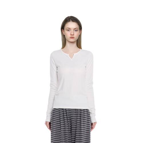 BM长袖女2025新款早春纯色V领修身显瘦内搭打底衫独特绝美小上衣