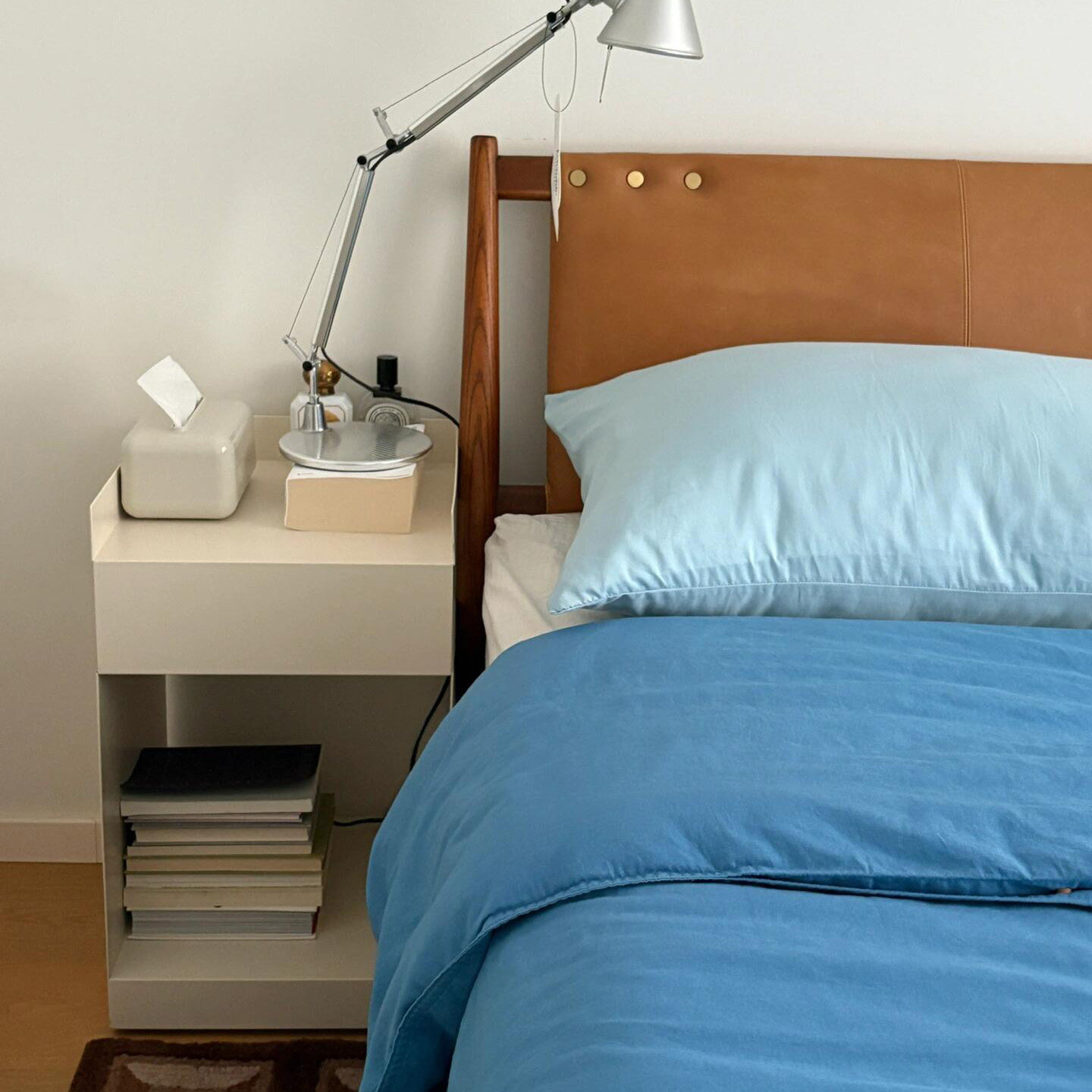 奶油风沙发边几网红床头柜家用卧室小型可移动铁艺推车艺术储物柜