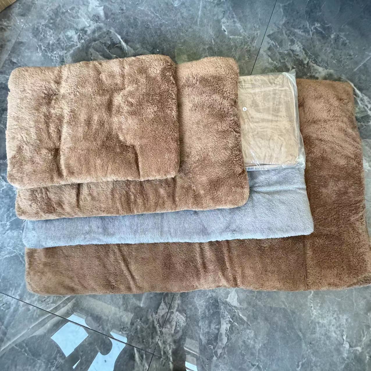 宠物加热垫宠物自热垫子加厚窝垫狗垫子保暖猫垫子狗坐垫宠物毛毯