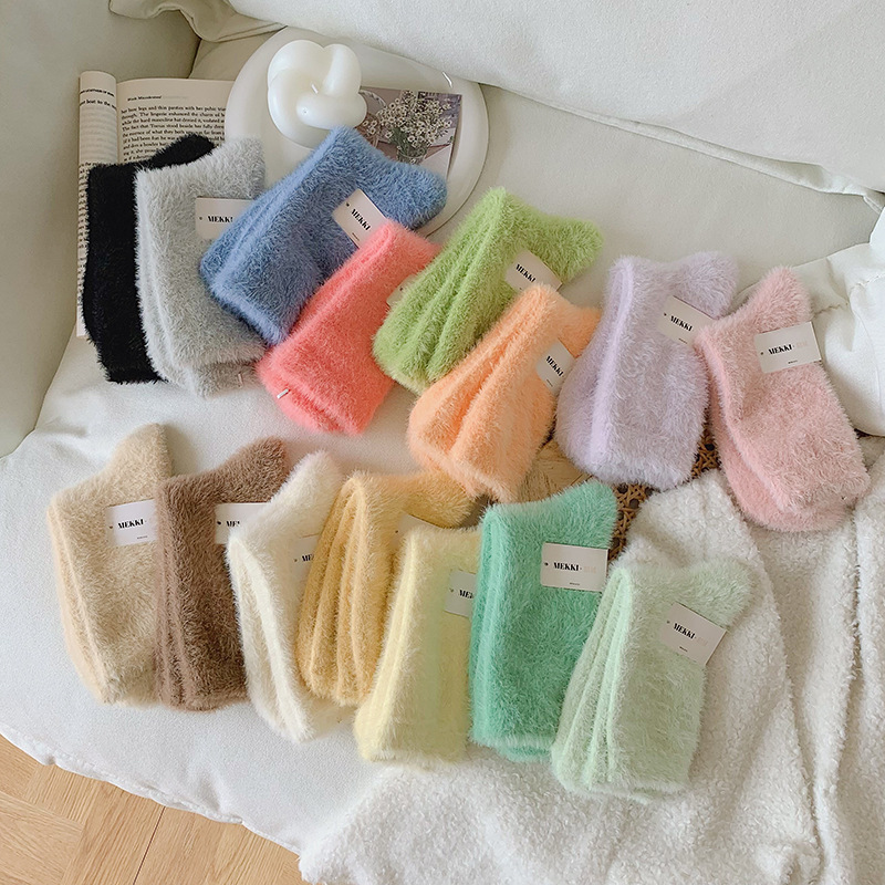 秋冬新品糖果色毛绒女袜纯色水貂绒中筒袜子冬季加厚地板睡眠袜