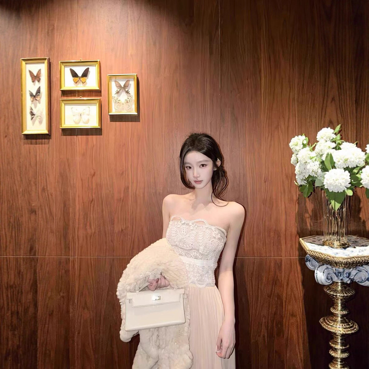 Hotdog 热狗很辣香氛美人白色蕾丝边百褶抹胸内搭外穿连衣裙