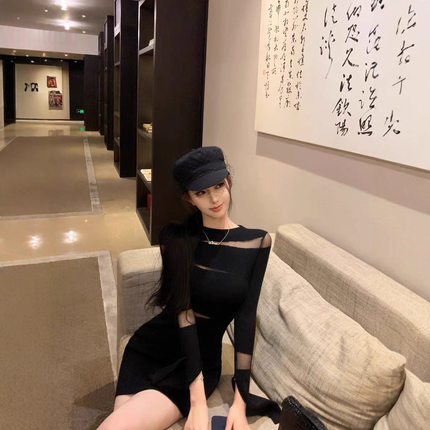 JAYKY TANG娇柔身段长袖不规则蕾丝拼接裙修身百搭针织连衣裙