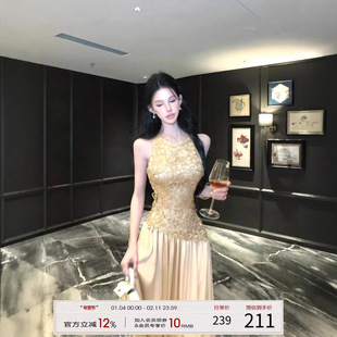 灰尘邓邓 蕾丝拼接挂脖连衣裙女2025冬季新款无袖气质长裙裙子