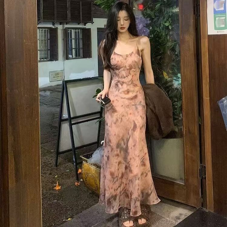 一颗甜《干枯玫瑰》初秋新款法式时尚显瘦气质连衣裙女+开衫