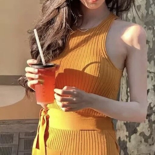 纯欲辣妹无袖针织连衣裙女夏季新款高级感修身显瘦内搭开叉长裙子