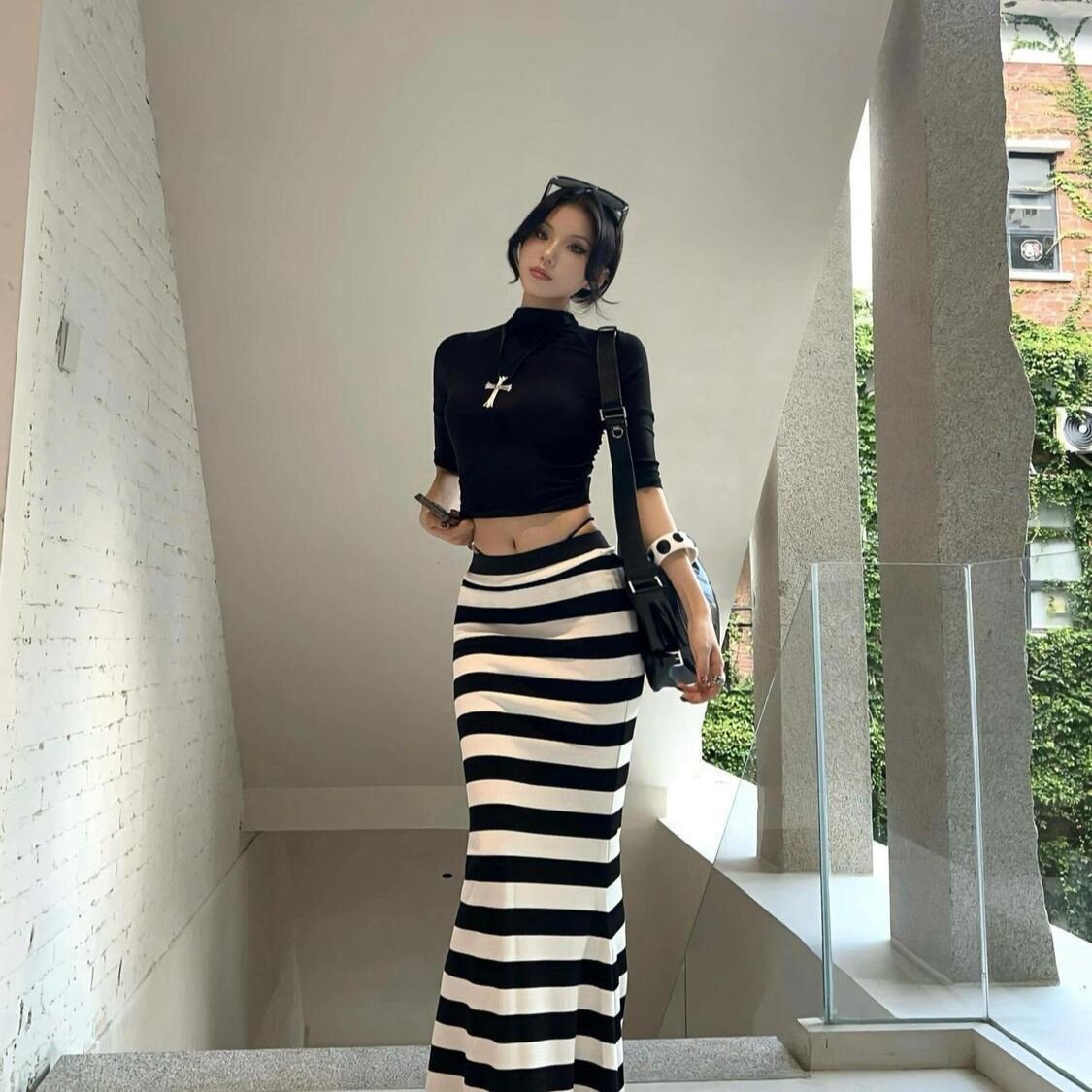 黑白条纹半身裙2025套装修身显瘦夏季鱼尾长裙子甜辣妹修身上衣