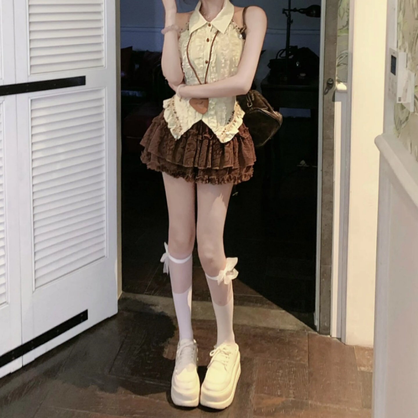 夏季修身显瘦设计感纯欲风甜美无袖挂脖衬衫上衣+半身短裙套装女