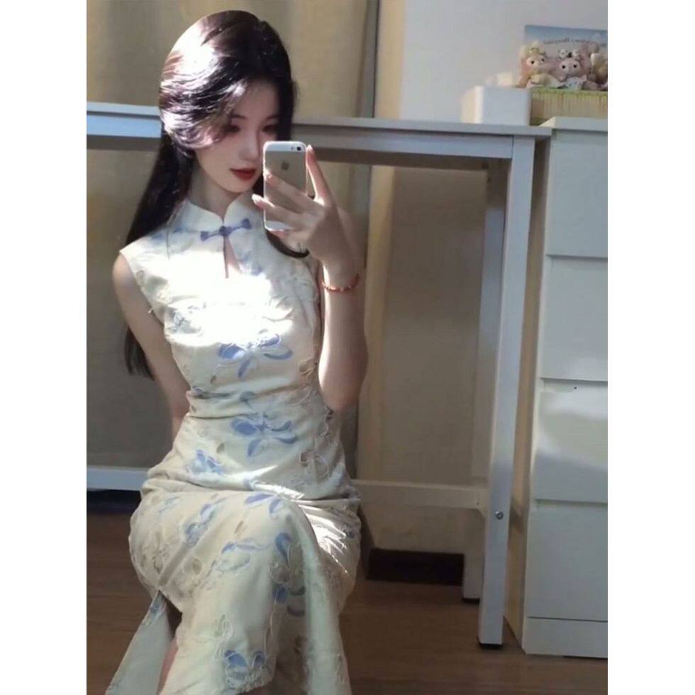 新中式绝美旗袍改良年轻款少女高级感日常可穿素雅碎花刺绣连衣裙