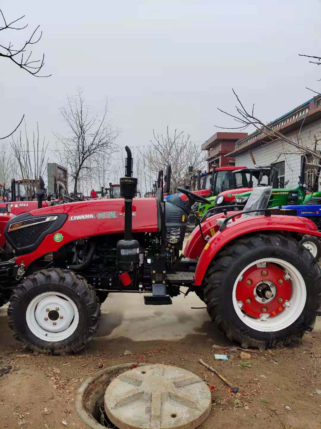 欧旗704直补拖拉机 万年红704农用收获机 大中型拖拉机