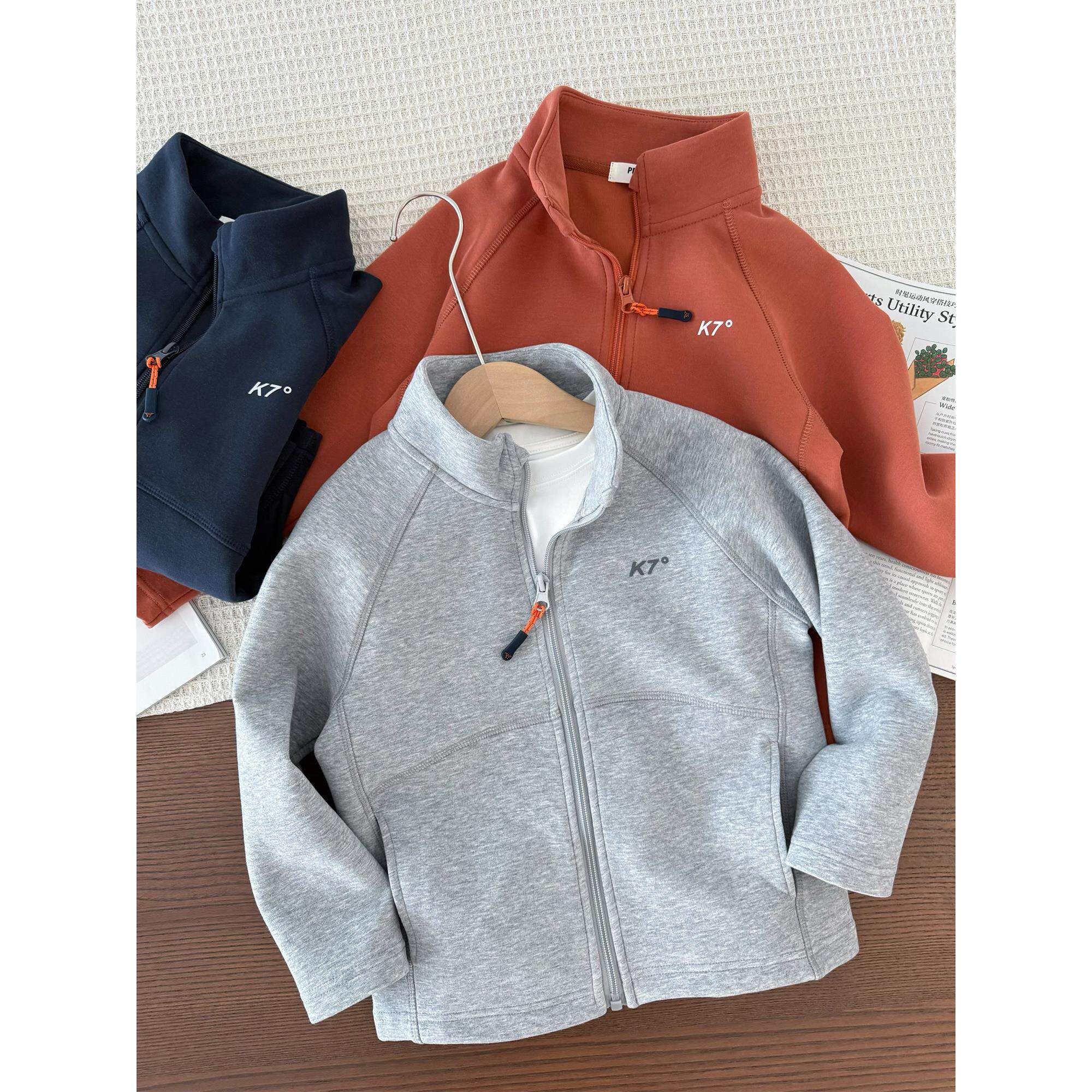 男童户外保暖运动外套~中大童立领拉炼衫男孩休闲短款空气层夹克