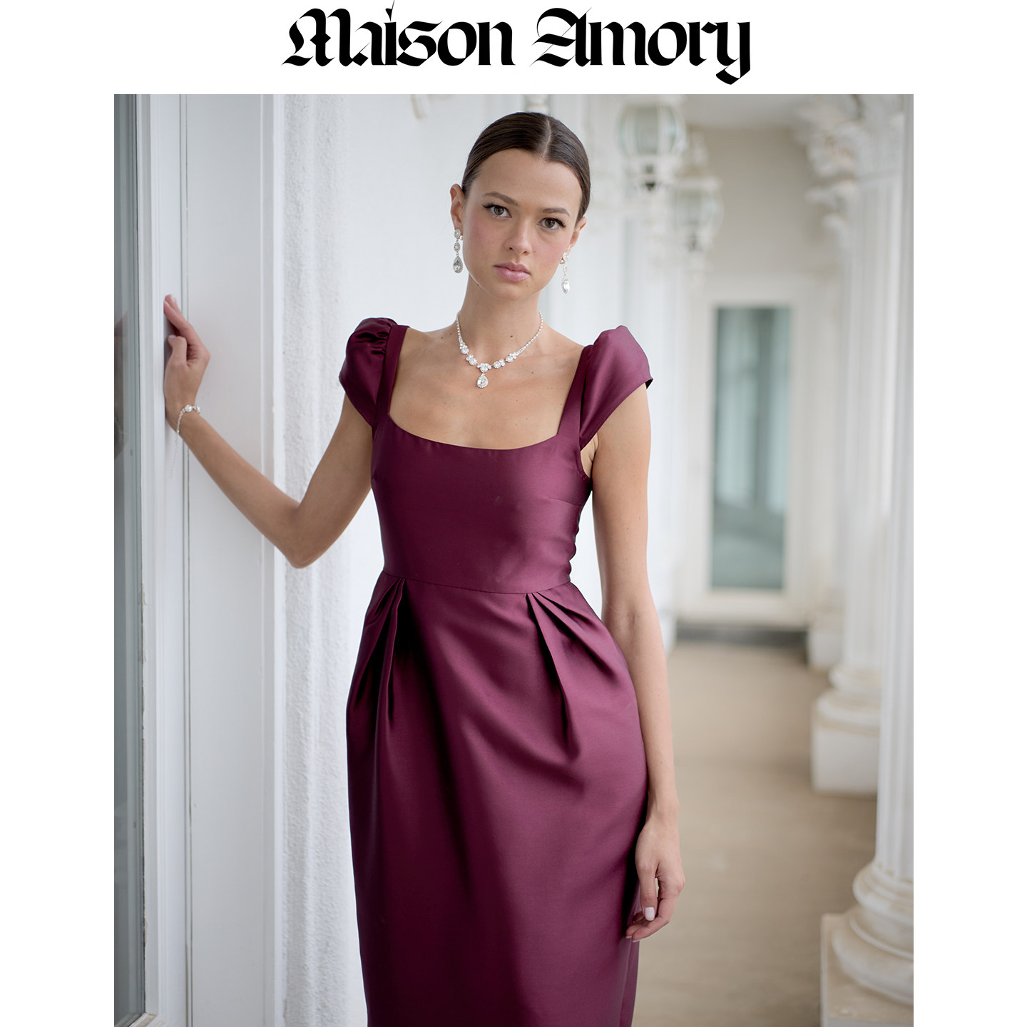 高级感复古方领收腰缎面轻奢长裙