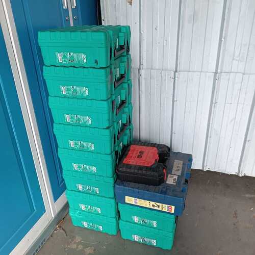 {议价}东成充电钻箱子ADJZ2055T13个8400*30{可维修}