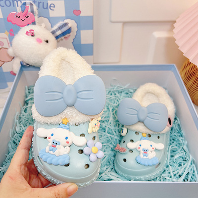 卡通风女童秋冬加绒加厚洞洞鞋