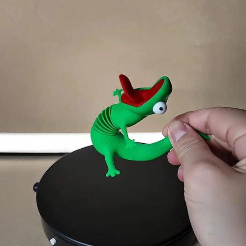 绿蜥蜴汤姆3D打印弹簧解压摆件