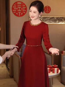 《惊鸿》妈妈婚宴礼服秋冬中长款喜服宽松遮肚显瘦喜婆婆高贵旗袍