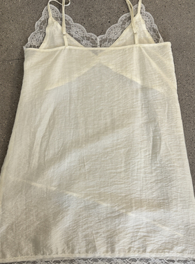 云朵设计26年夏上新韩版设计感蕾丝吊带修身背心(无配件)9505