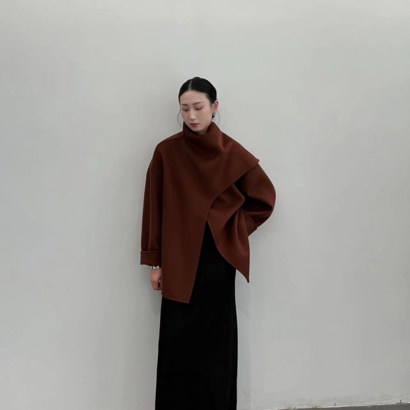 云朵新极简主义宽松披肩式剪裁羊毛外套含72.9羊毛257sm65