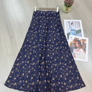 YS11 779331 含100真丝 朵简约高级风深邃藏青色底色半身裙