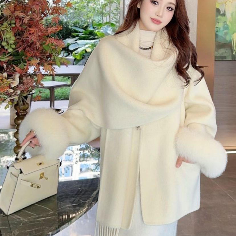 朵家-套(配可拆卸真狐狸毛袖毛)（含100绵羊毛）(不可拆围巾)8277