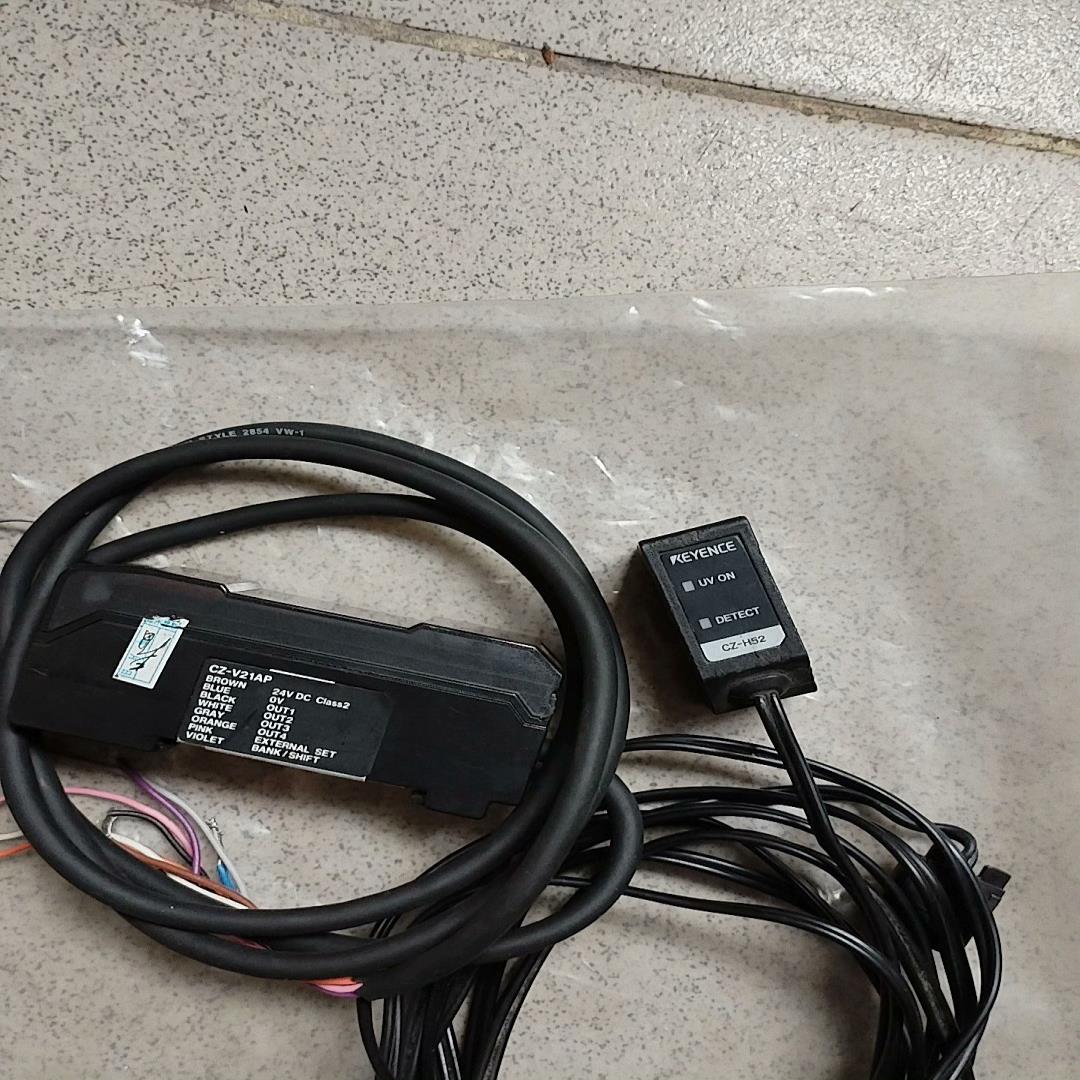 基恩士色标传感器CZ-V21AP，一2个。CZ-H52。