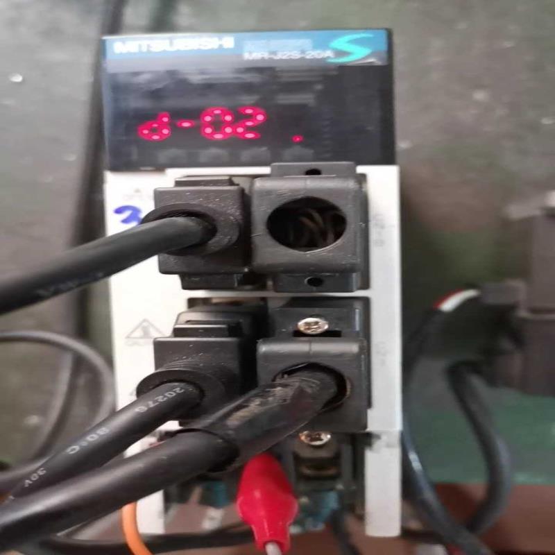 MR-J2S-20A电机j2s20A驱动器，如图实拍
